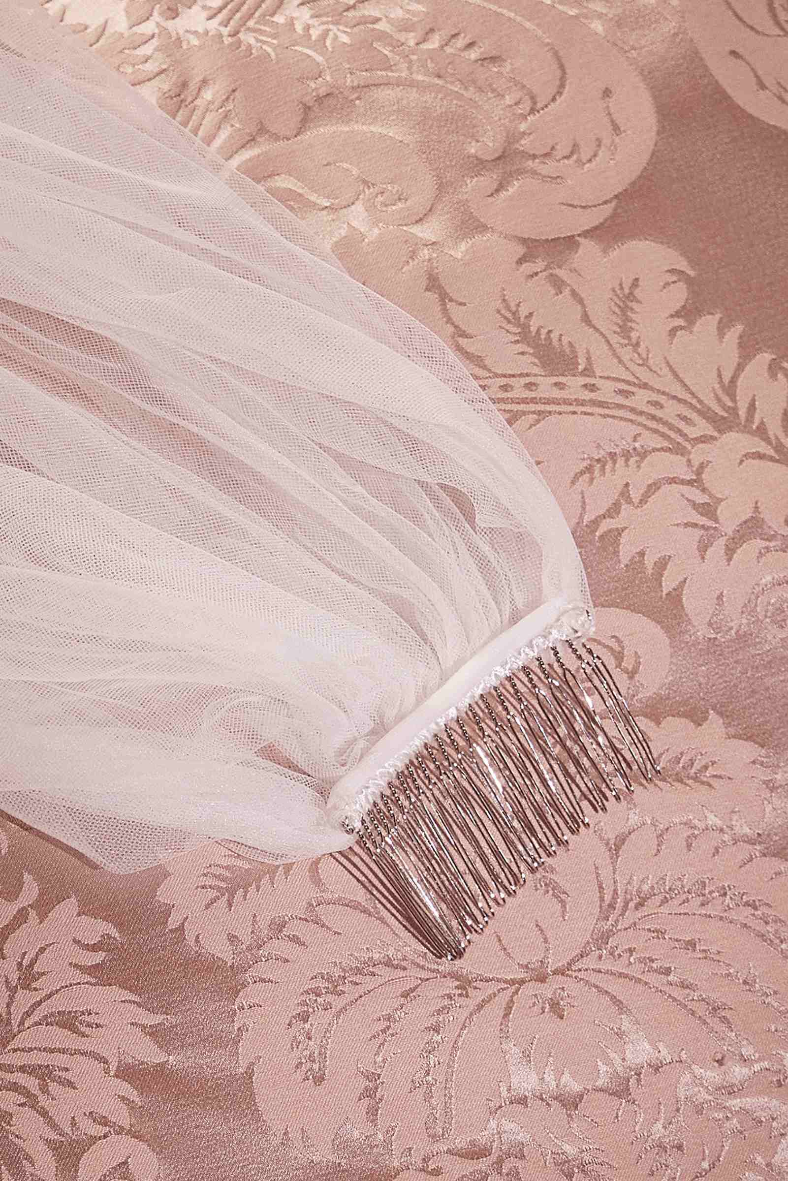 Veil lay flat Dolianna | Tulle Floor-Length Wedding Veil with Lace