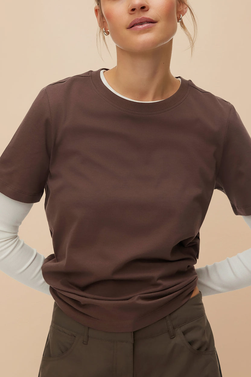 front of a woman wearing Dumka Brown Cotton T-Shirt with Short Sleeves | La petite garçonne 