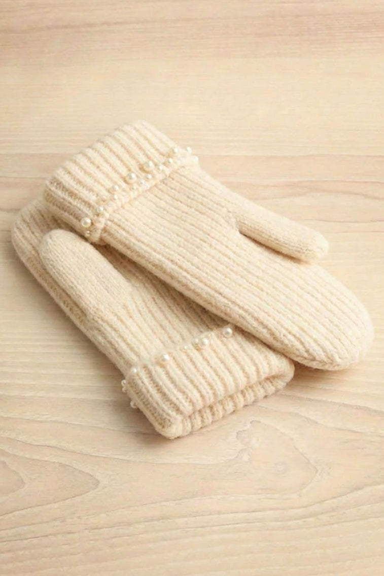 Pair of cream-colored mittens with pearl named Dollop from la petite garçonne