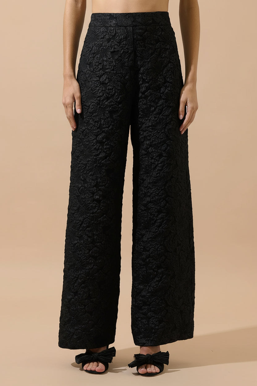Essex Black Textured Wide-Leg Pants | La petite garçonne model
