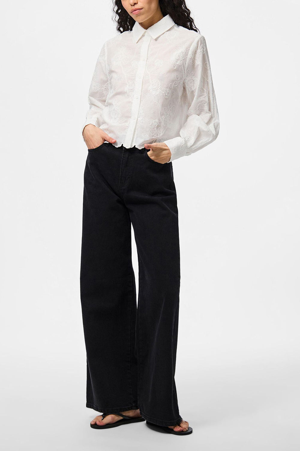 Evans Embroidered White Blouse with Scalloped Hem | La petite garçonne model