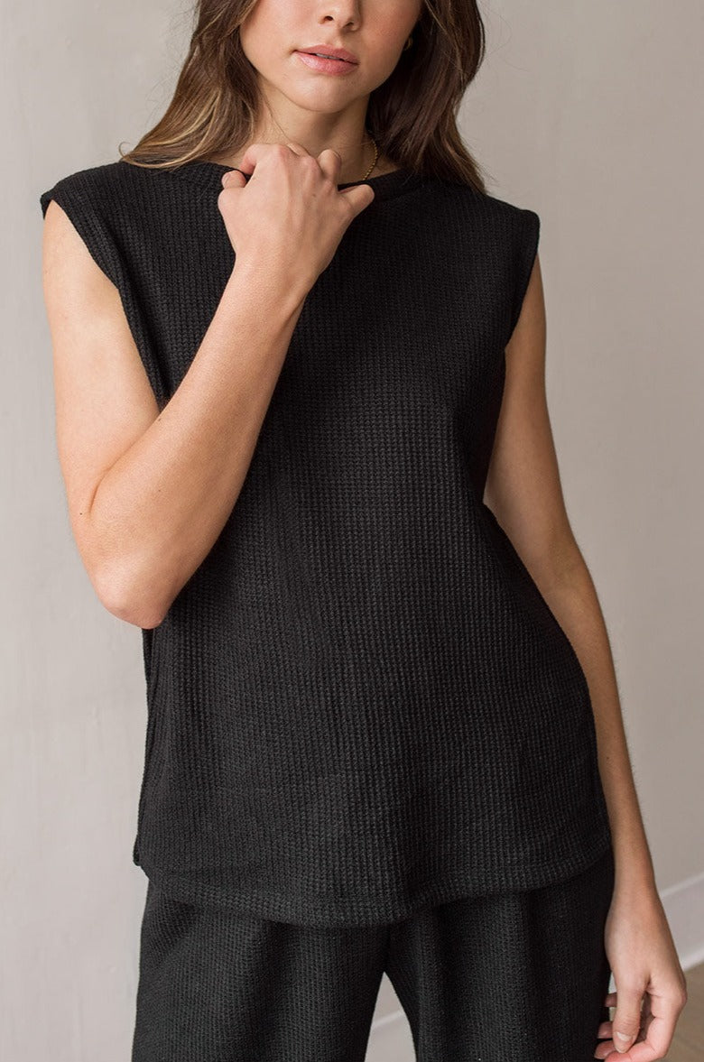 Dailystory Emmia Black Knit Top w/ Side Slits | La petite garçonne on model