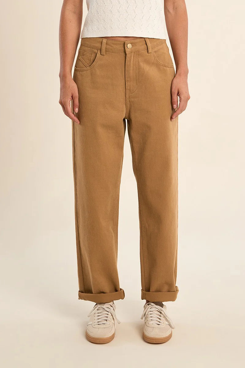 Frontview woman wearing Guntur Straight Leg Caramel Denim Pants at la petite garçonne