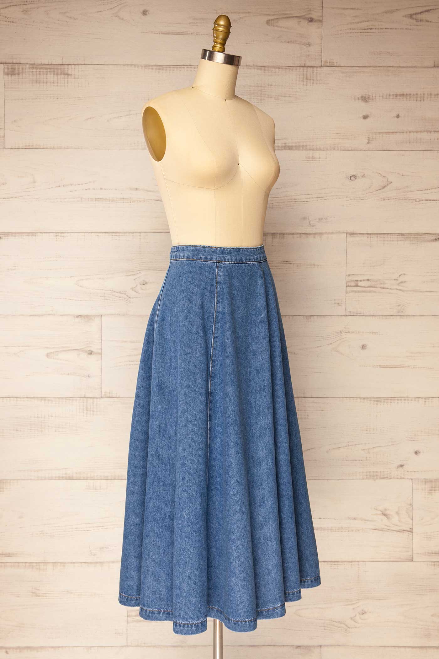 Gwalior A-Line Midi Denim Skirt | La petite garçonne side 