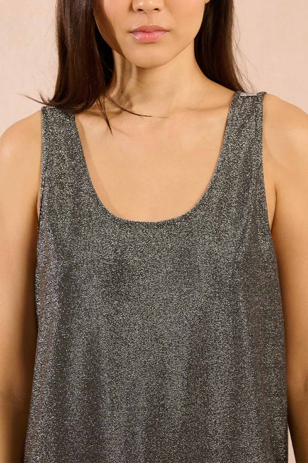 Izegem Shimmery Silver Top | La petite garçonne close-up model