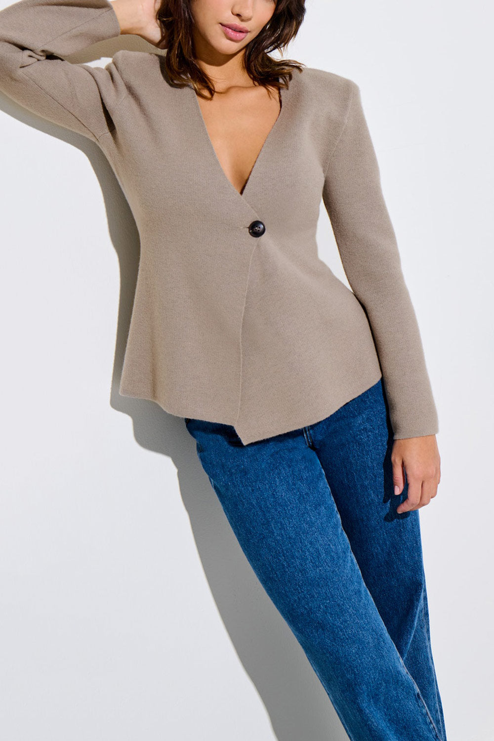 Louxor Taupe Knitted Flared Cardigan | La petite garçonne model