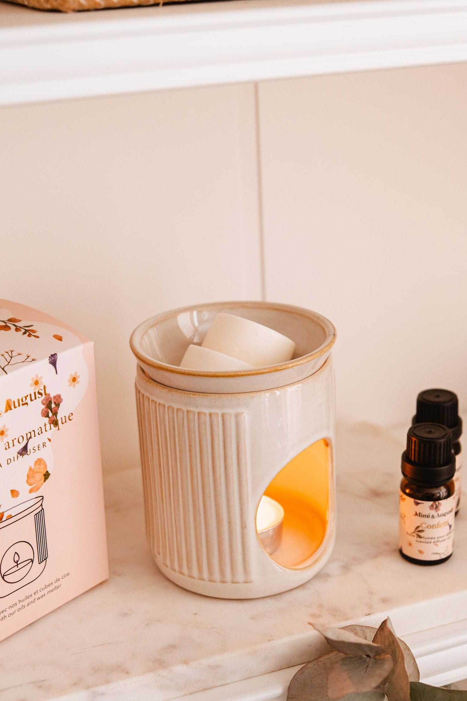 lifestyle view of Lueur Ceramic Diffuser at Maison garçonne