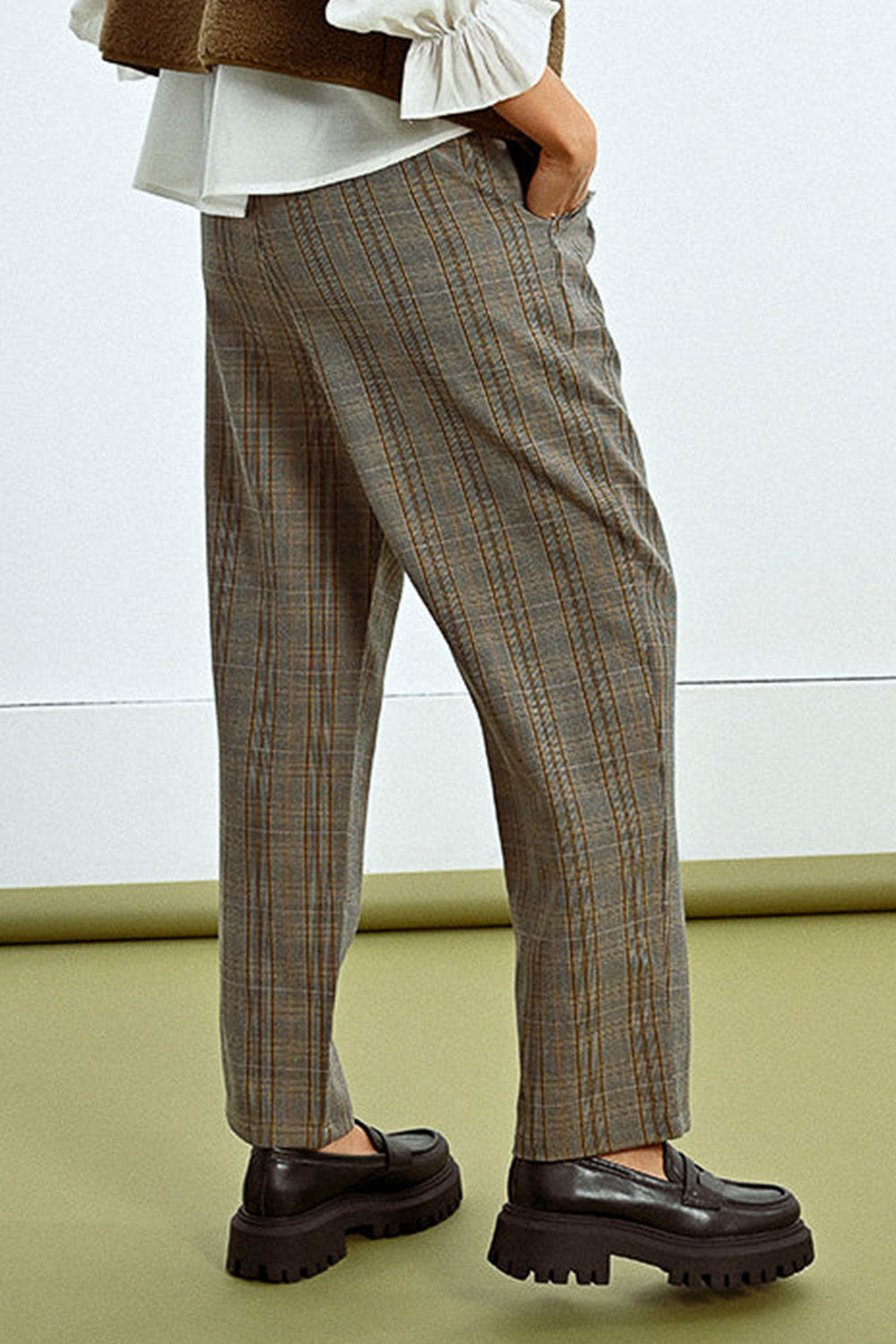 Photo of model wearing Plano High-Waisted Plaid Pants  backview from La petite garçonne