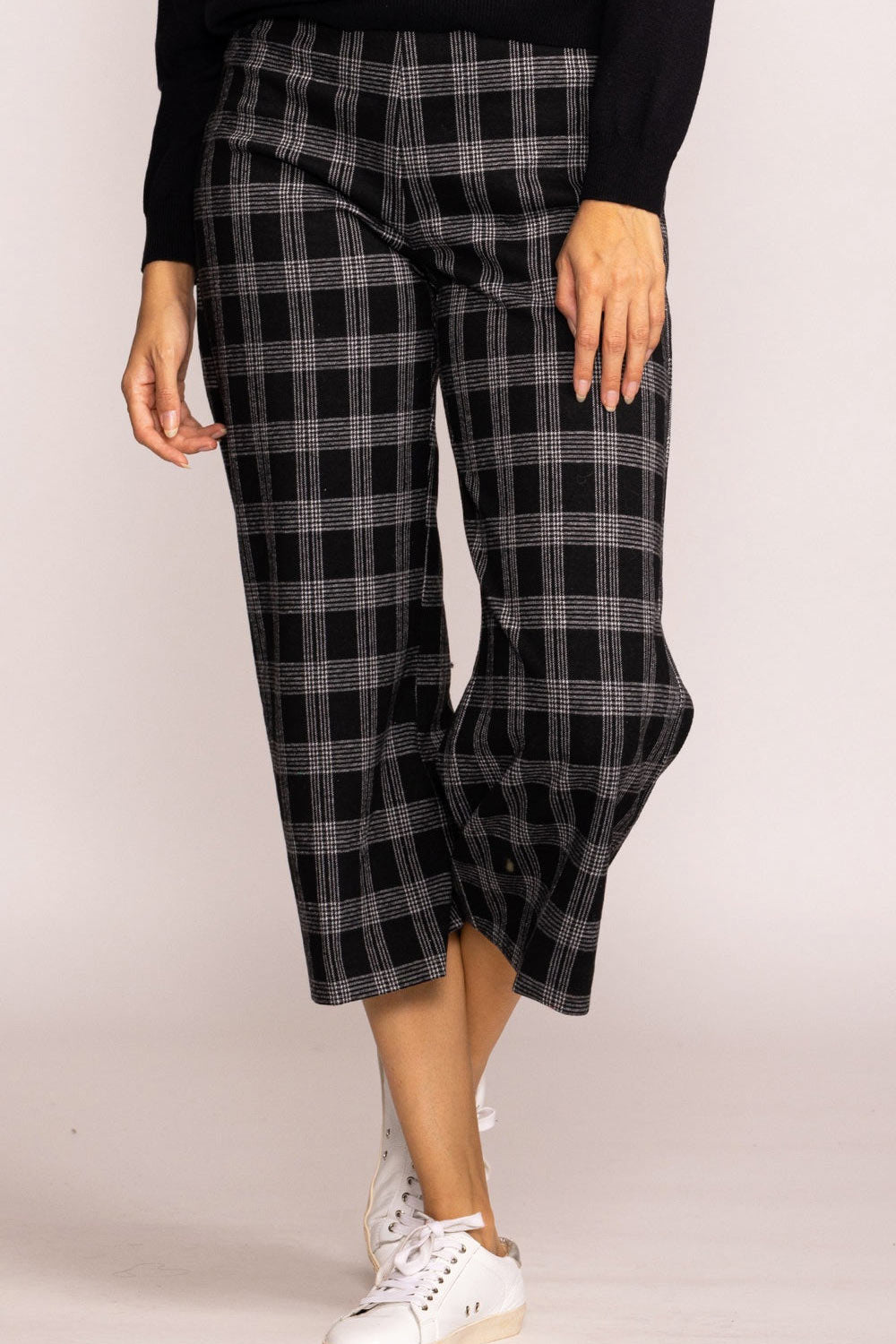 Auckland Plaid Felt Wide-Leg Pants | La petite garçonne on model