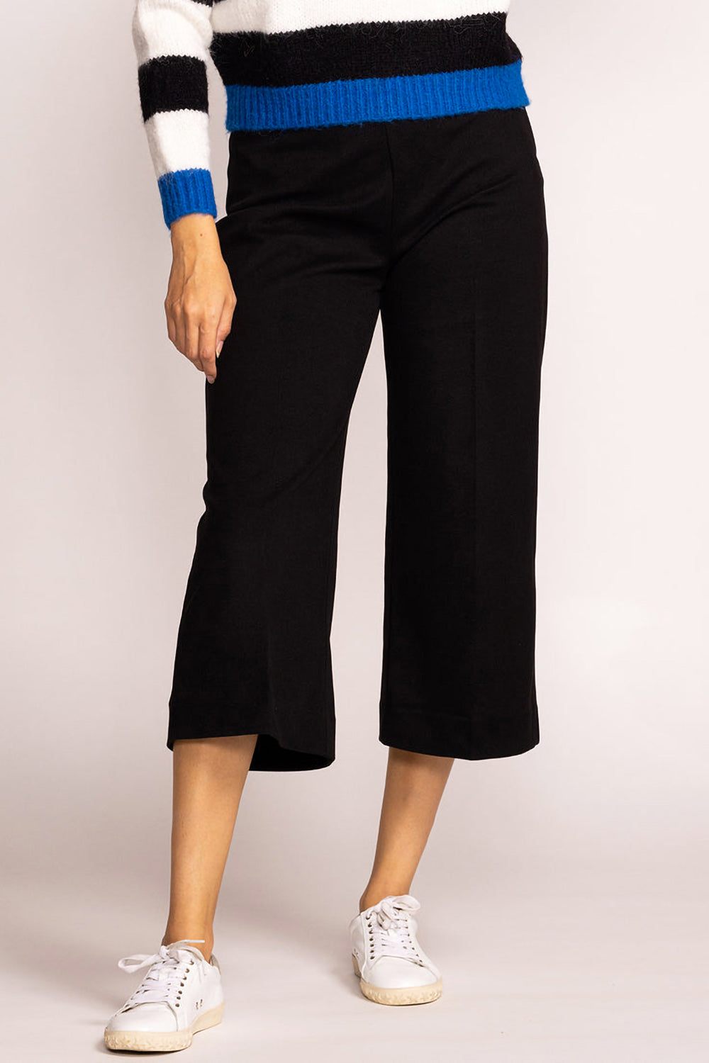 Auckland Black Felt Wide-Leg Pants | La petite garçonne on model