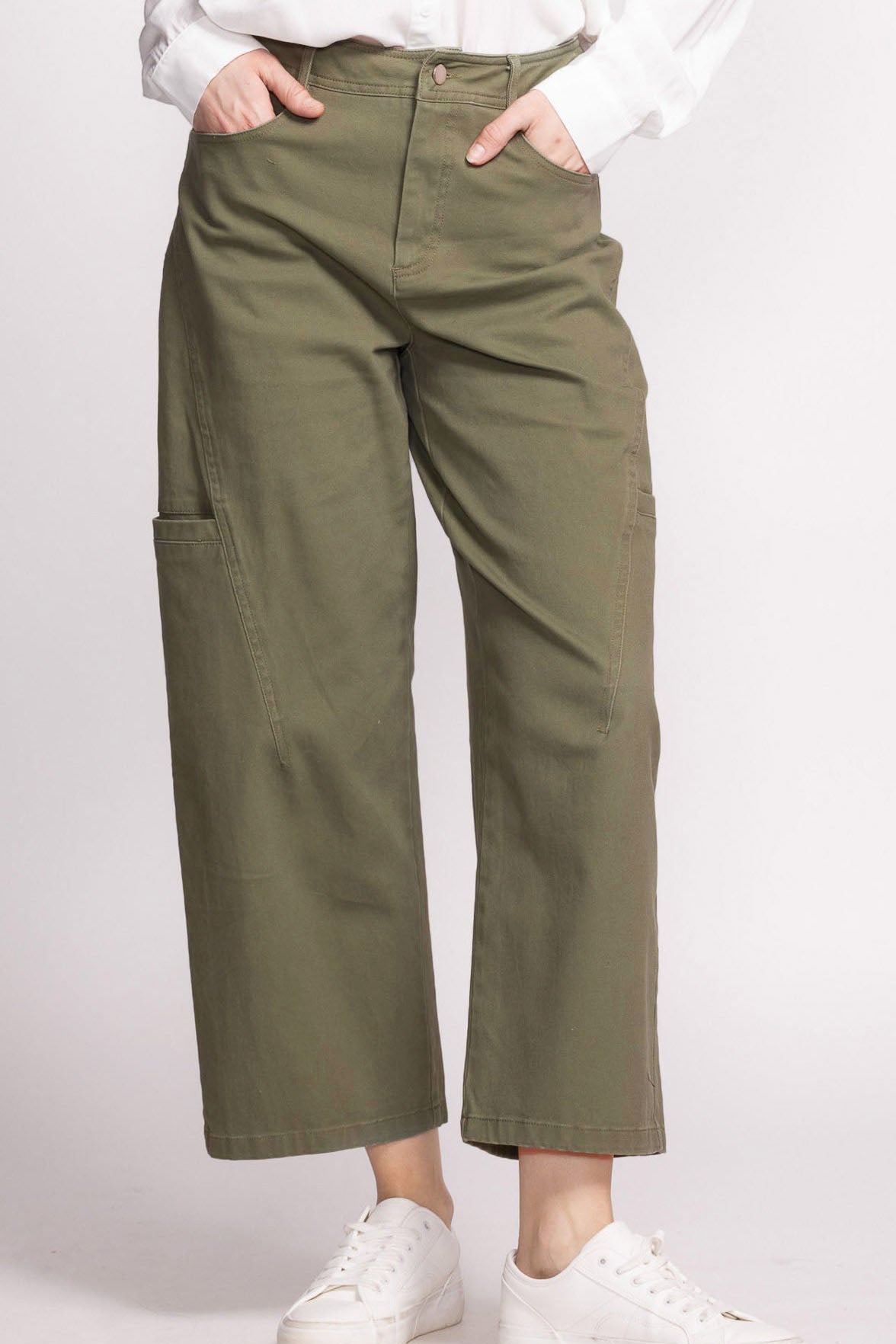 Trax Khaki Mid-Rise Cargo Pants | La petite garçonne model