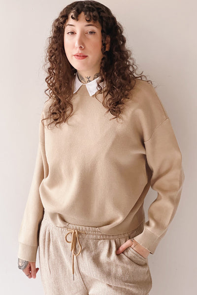 Calye Taupe Oversized Short Sweater | La petite garçonne on model
