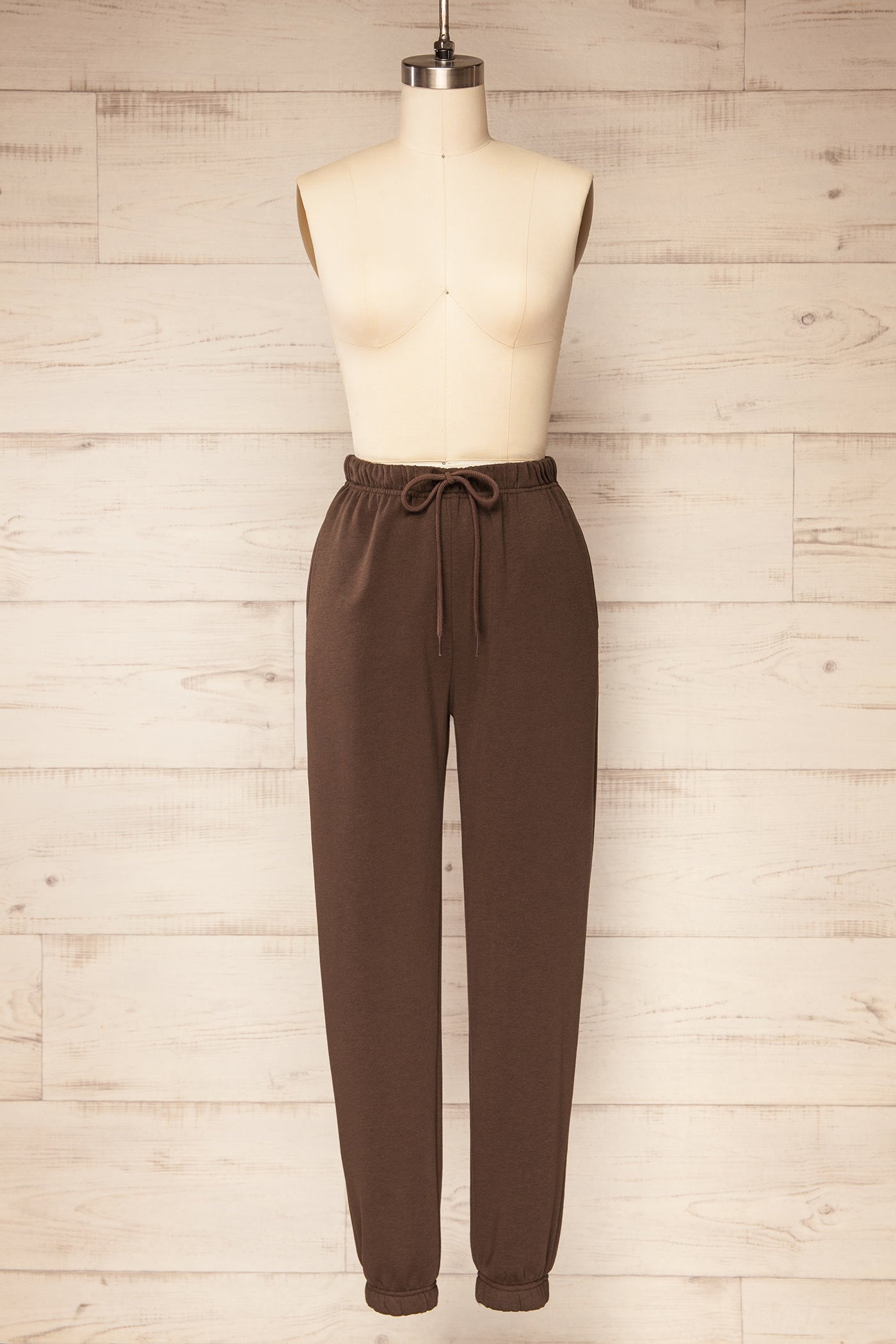 Wokha Brown High-Waisted Jogger Pants with Pockets | La petite garçonne front 