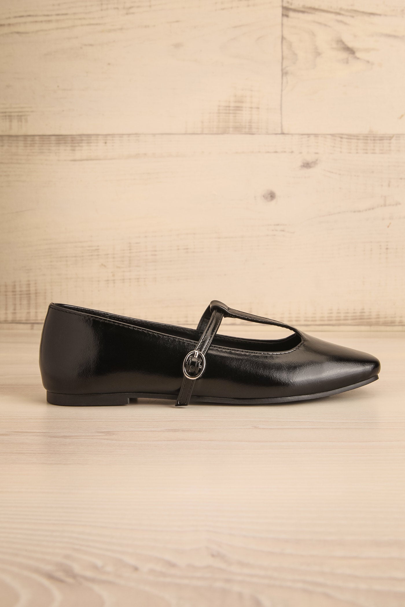 Abeona Black Ballet Flats Shoes with T-Strap | La petite garçonne side