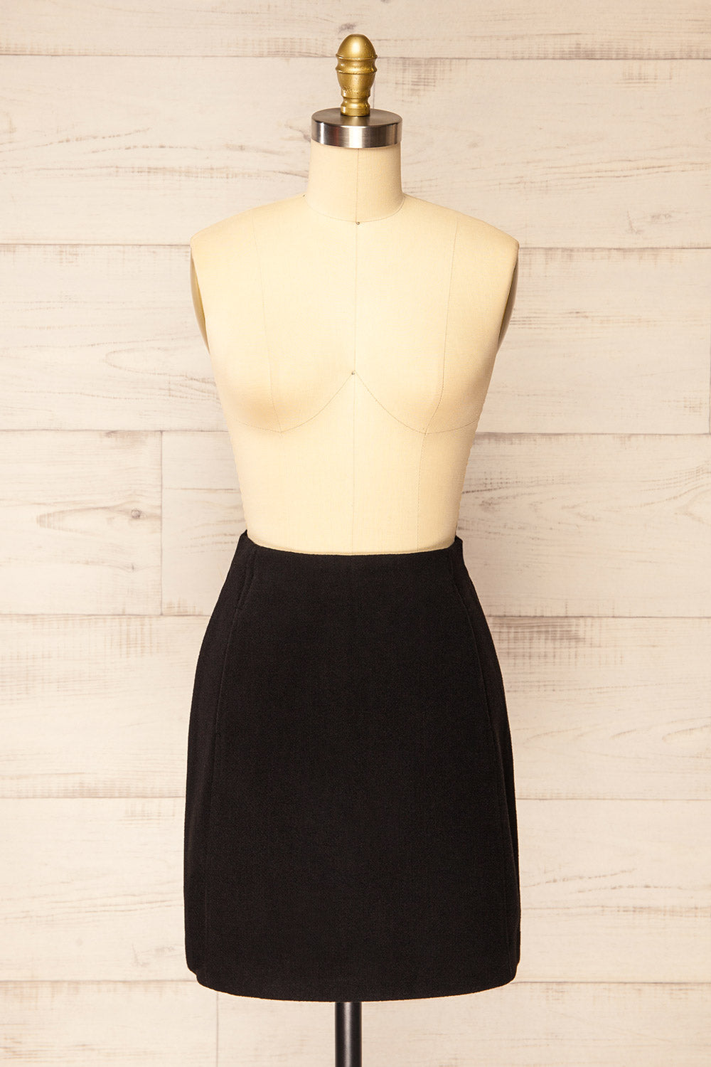 Aberforth Black Short Felt Skirt w/ Pockets | La petite garçonne front view