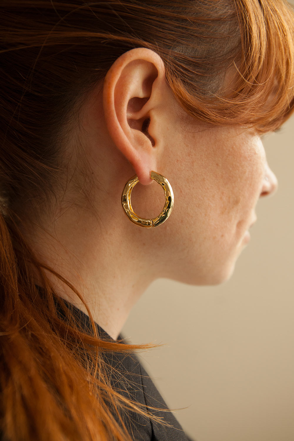 Aerith Gold Asymmetrical Hoop Earrings | La petite garçonne model 