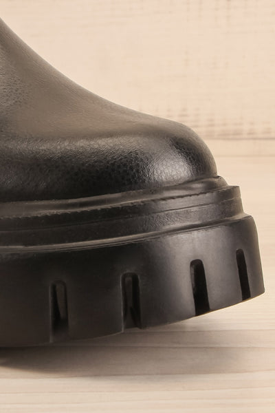 Agora Black Cleated Chelsea Boots | La petite garçonne front close-up