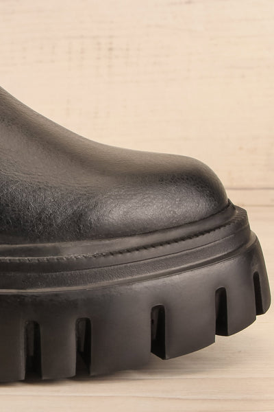 Agora Black Cleated Chelsea Boots | La petite garçonne side front close-up