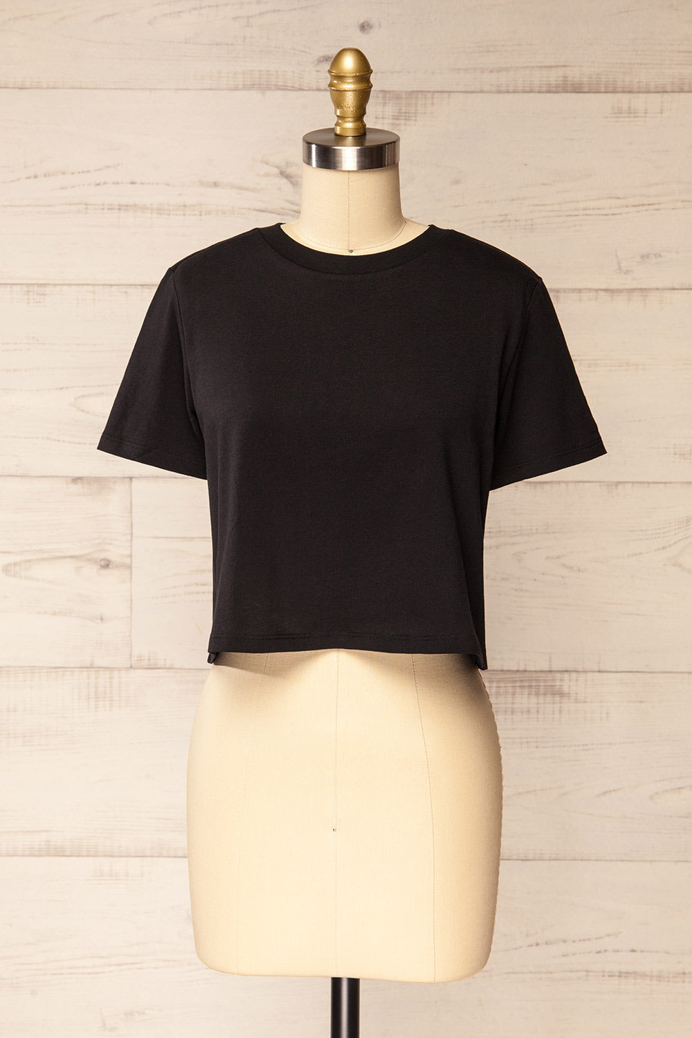 Akita Black Cotton Cropped T-shirt | La petite garçonne front view