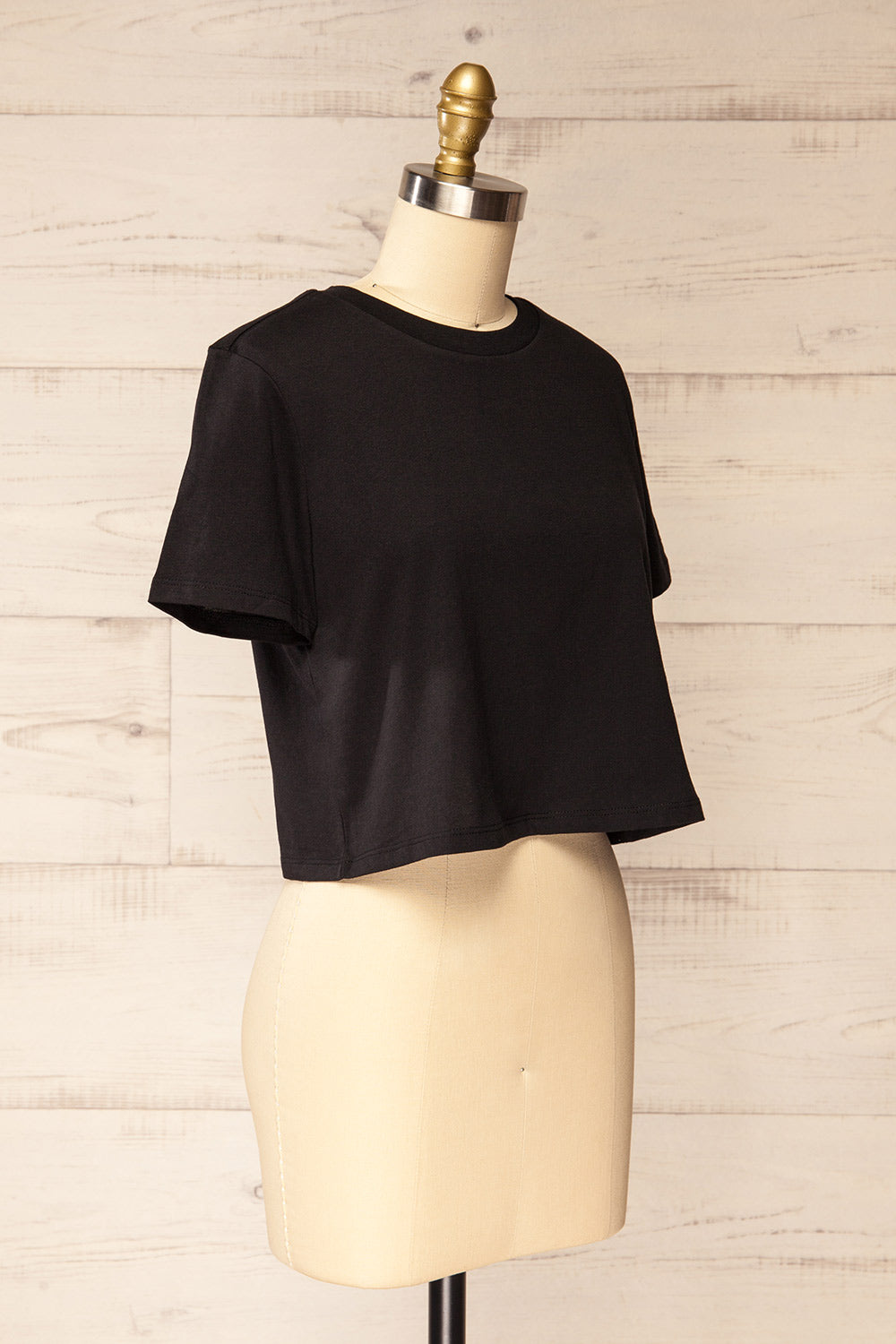 Akita Black Cotton Cropped T-shirt | La petite garçonne  side view
