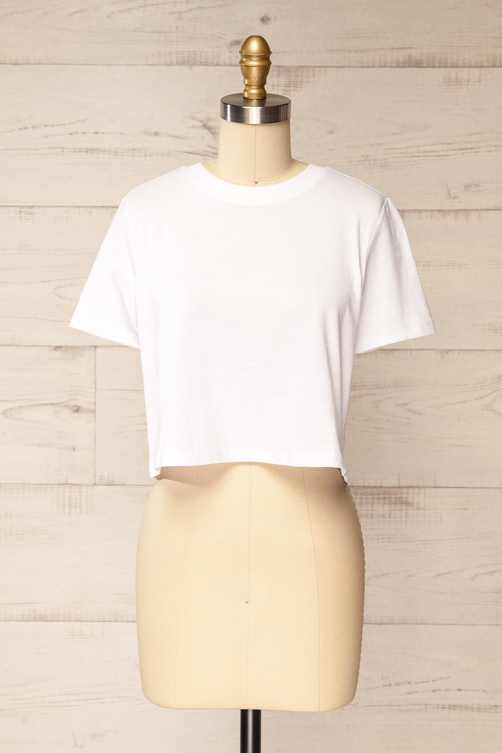 Akita White Cotton Cropped T-shirt | La petite garçonne front view