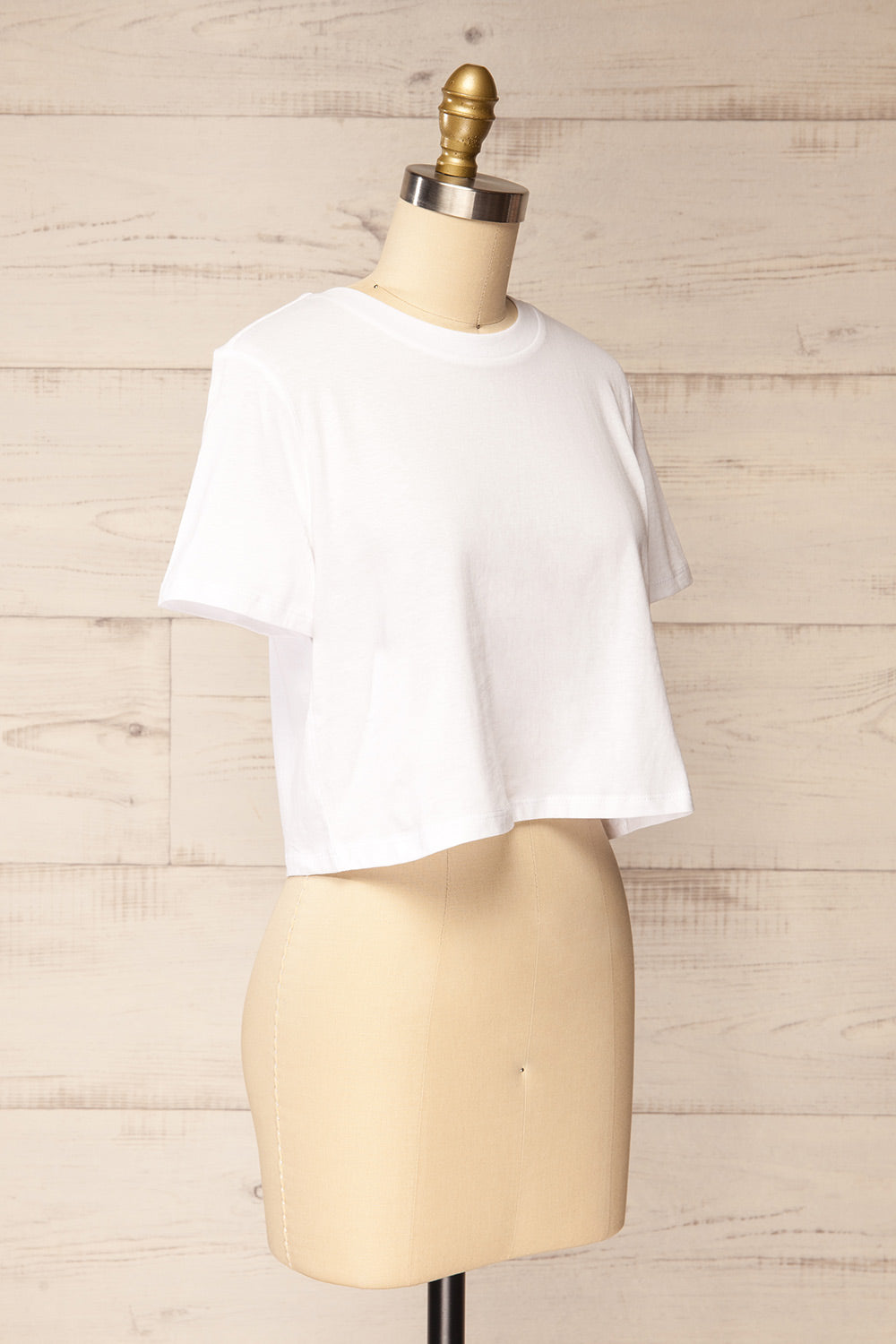 Akita White Cotton Cropped T-shirt | La petite garçonne  side view
