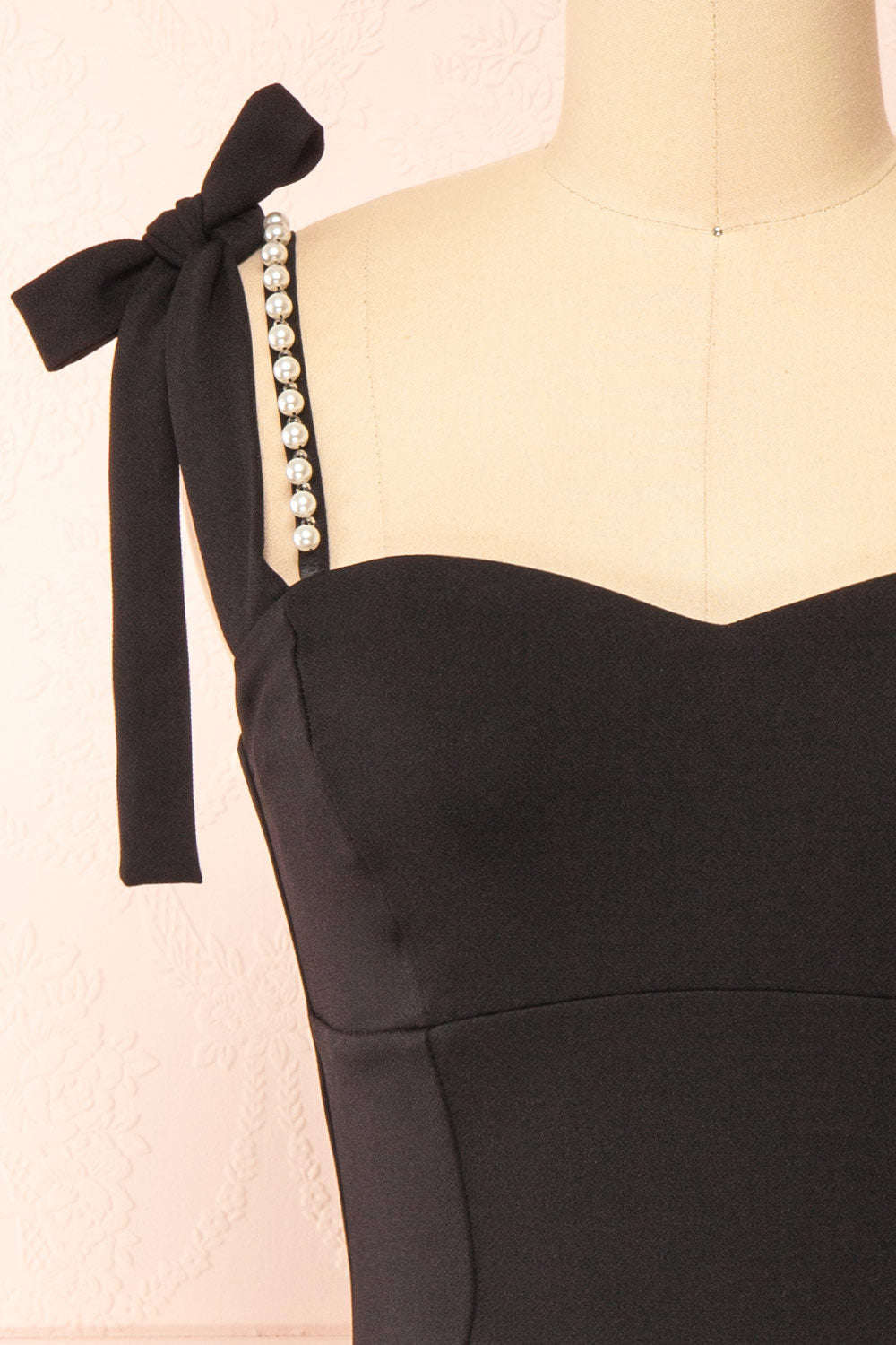  Alarice Fitted Midi Black Dress | Boutique 1861 front close-up