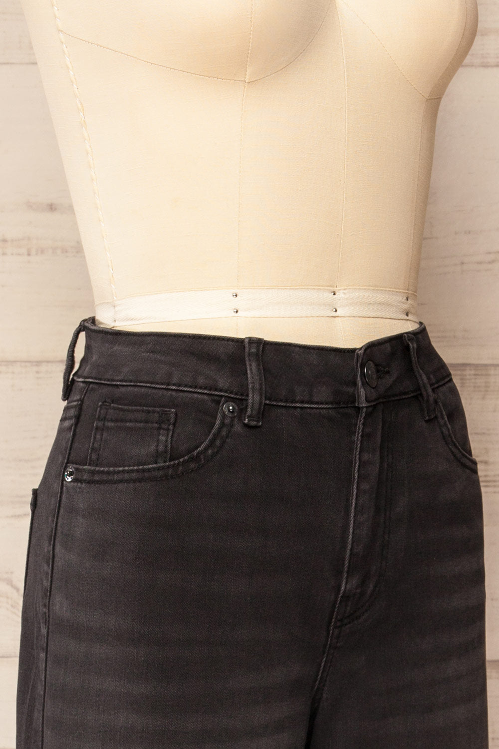 Alatri Black Stretch High-Waisted Denim Pants | La petite garçonne side