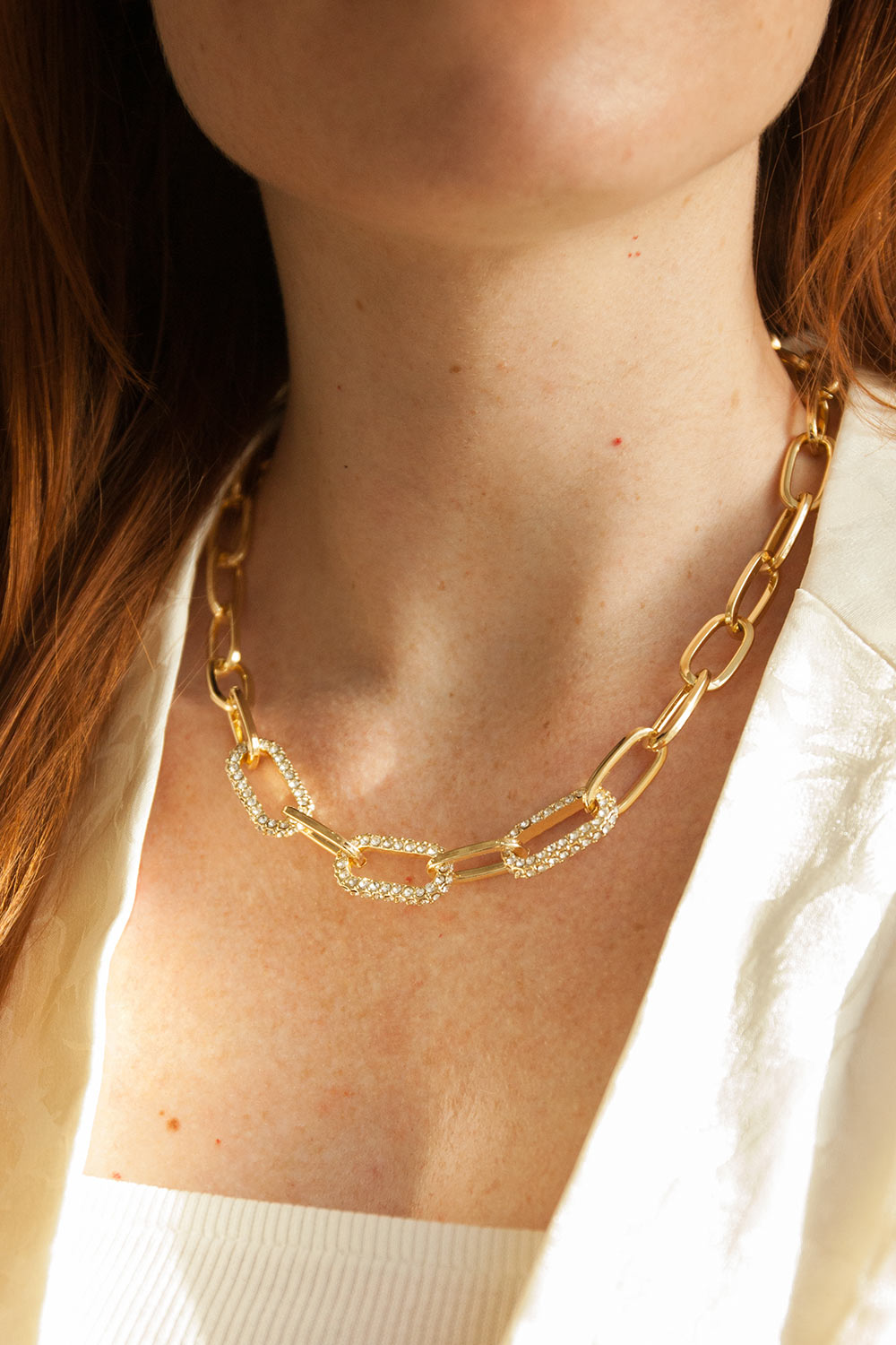 Alcoy Golden Oval Chain Necklace | La petite garçonne model