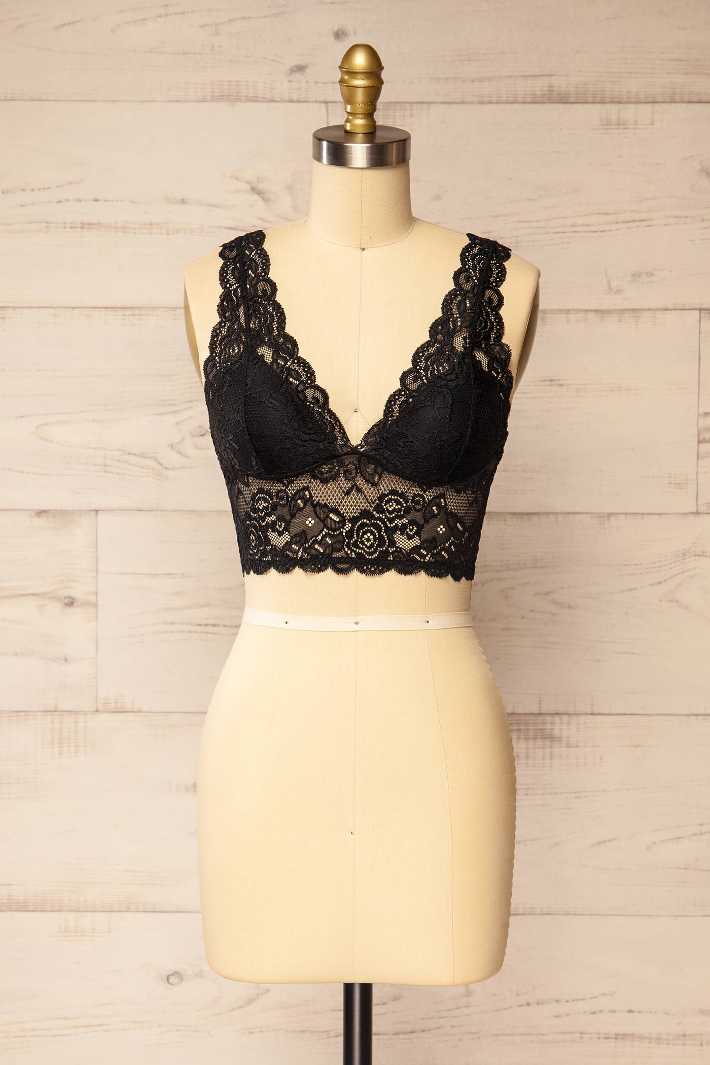 Alghero Black Floral Lace Bralette | La petite garçonne front