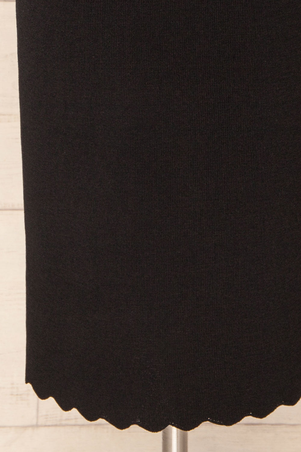 Alphacrest Fitted Black Skirt w/ Scalloped Hem | La petite garçonne  bottom