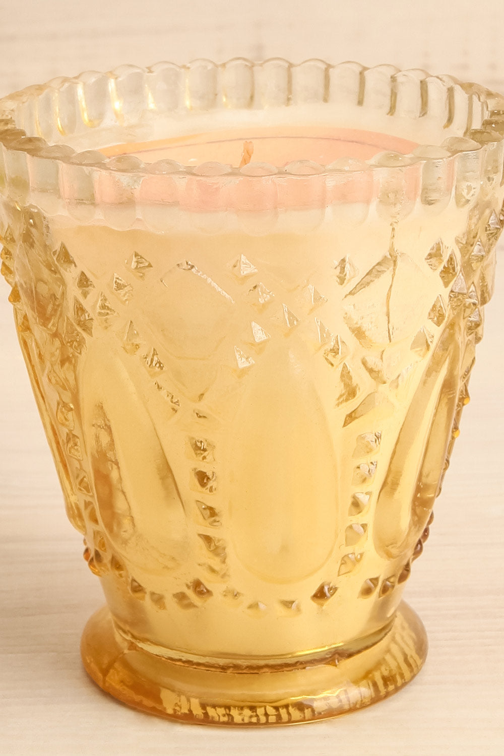 Oud Gold Amelie Candle | Maison garçonne close-up