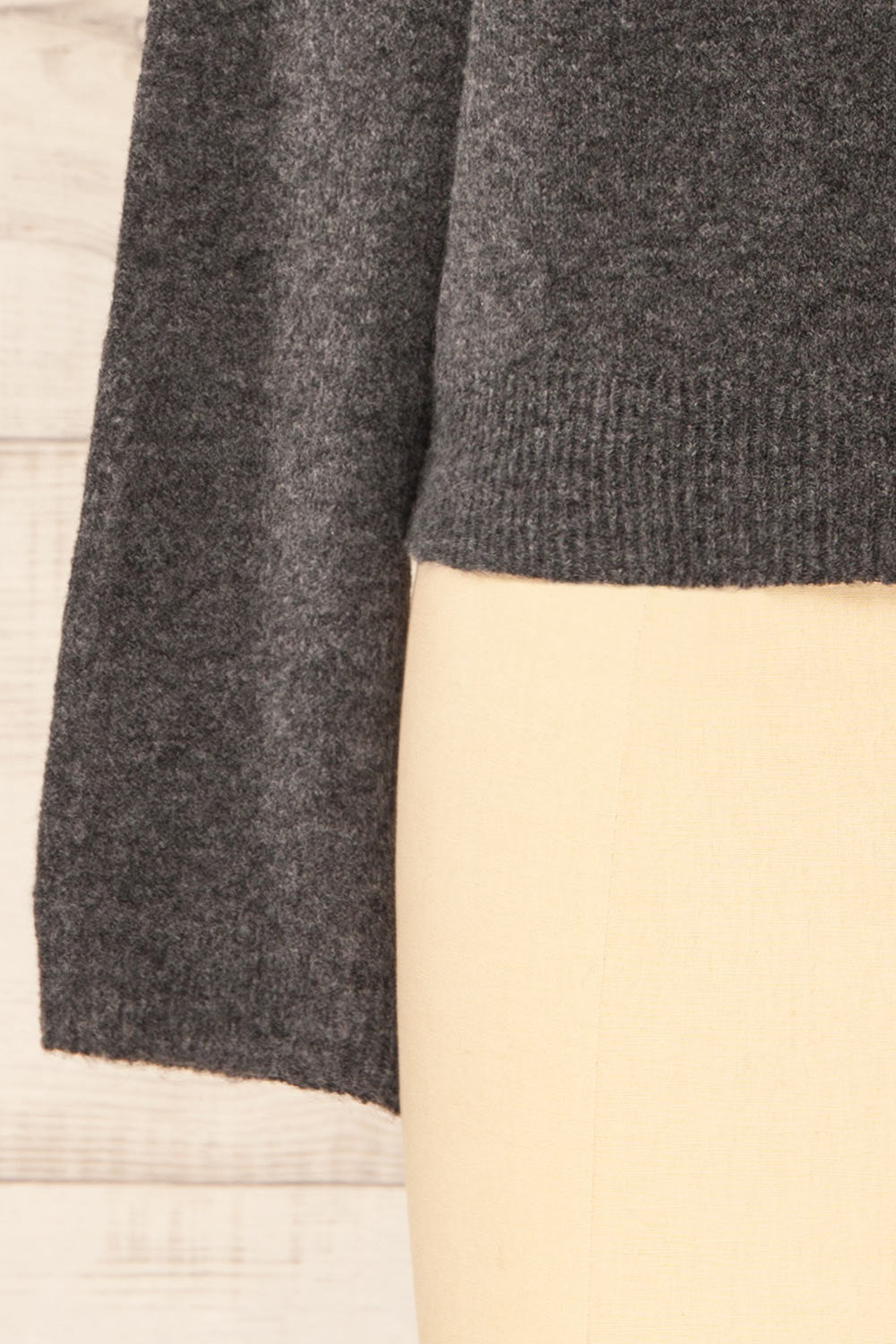 Andenes Grey Buttoned-Up Cardigan | La petite garçonne sleeve 