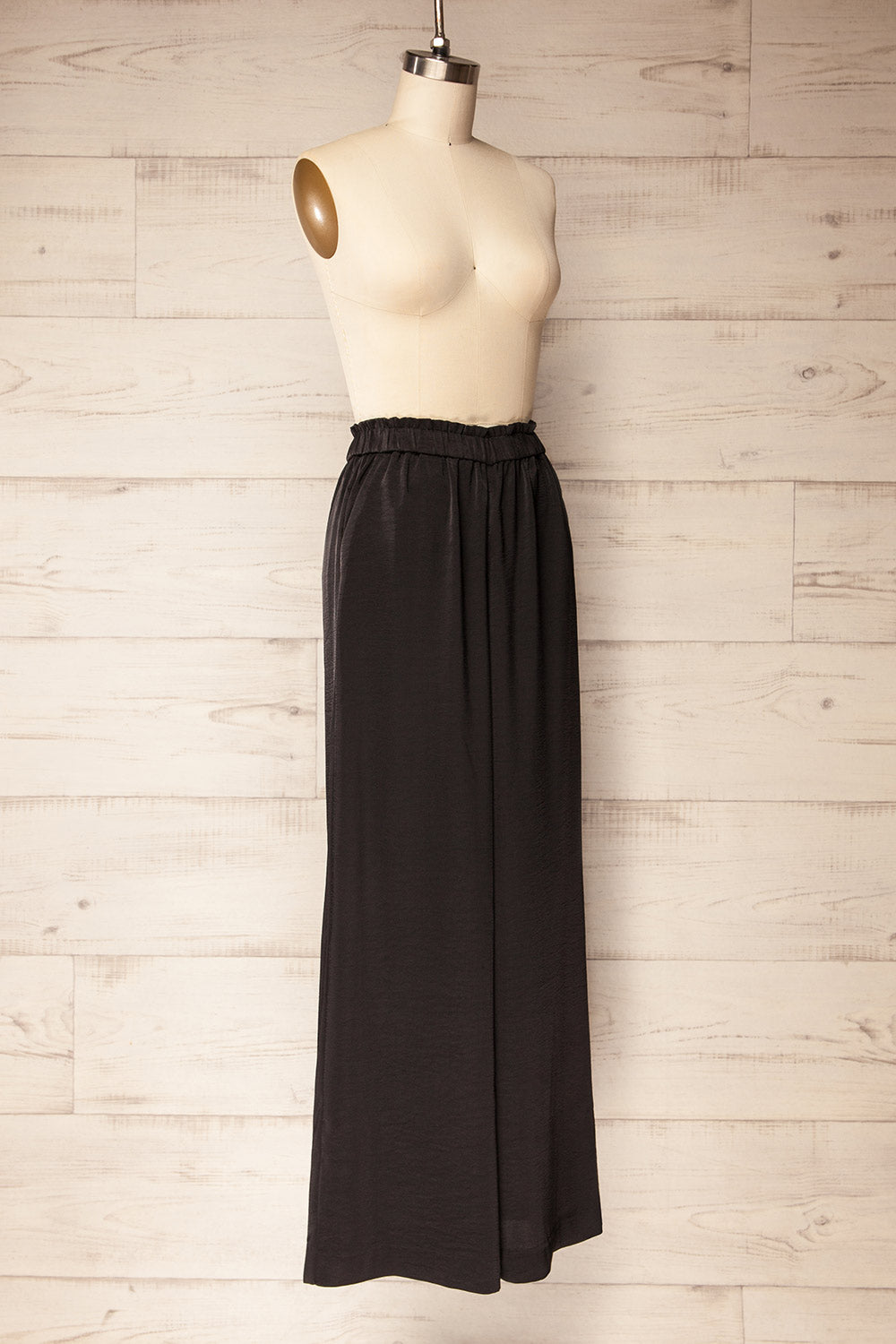 Arendal Black High-Waisted Satin Pants | La petite garçonne side view