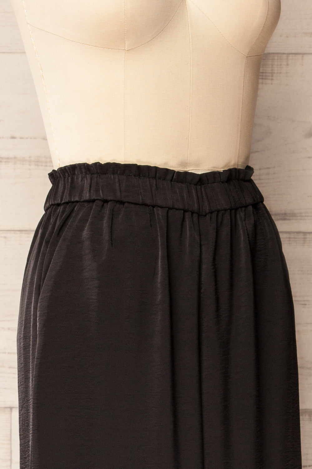 Arendal Black High-Waisted Satin Pants | La petite garçonne side