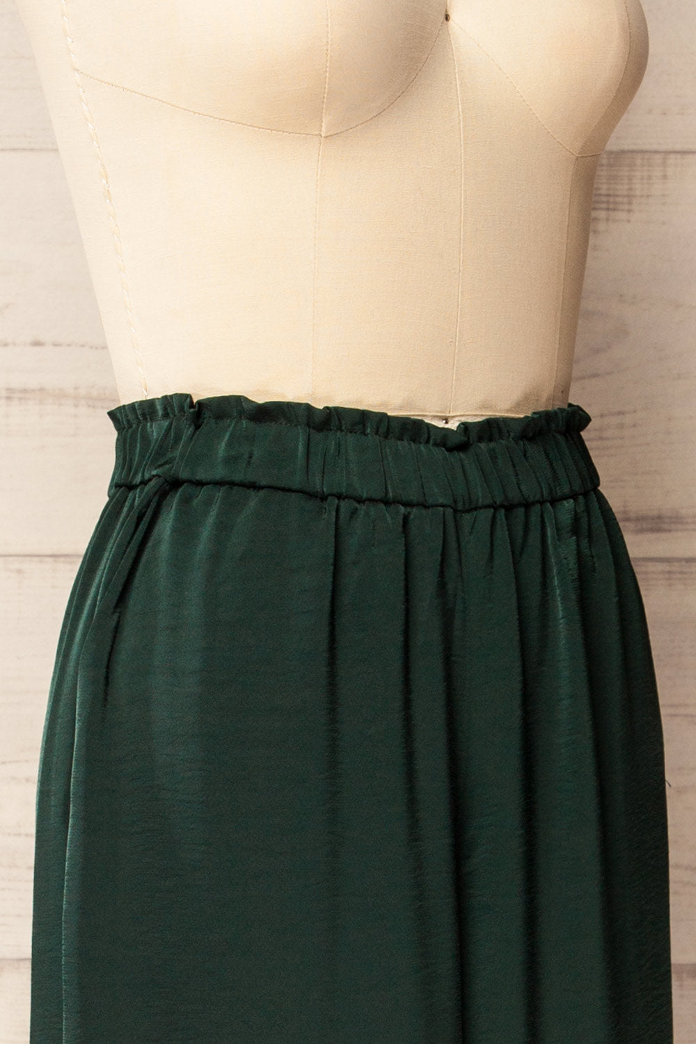 Arendal Green High-Waisted Satin Pants | La petite garçonne side