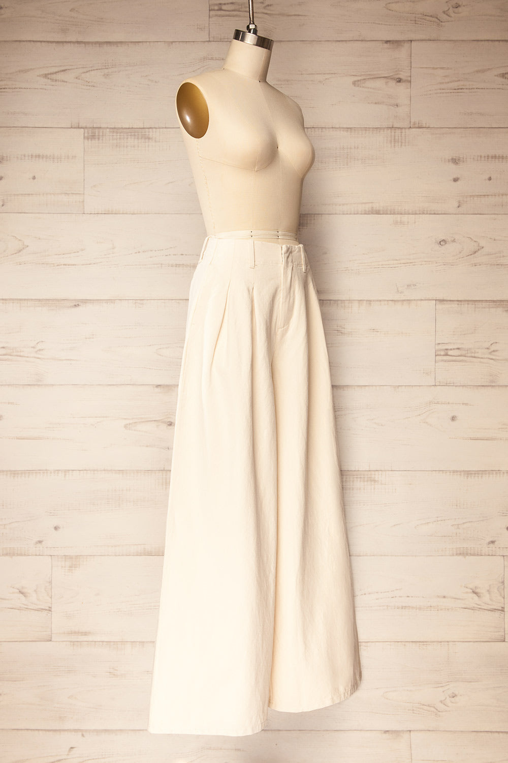 Arizona Ivory Wide Leg Pants with Waist Pleats | La petite garçonne side view