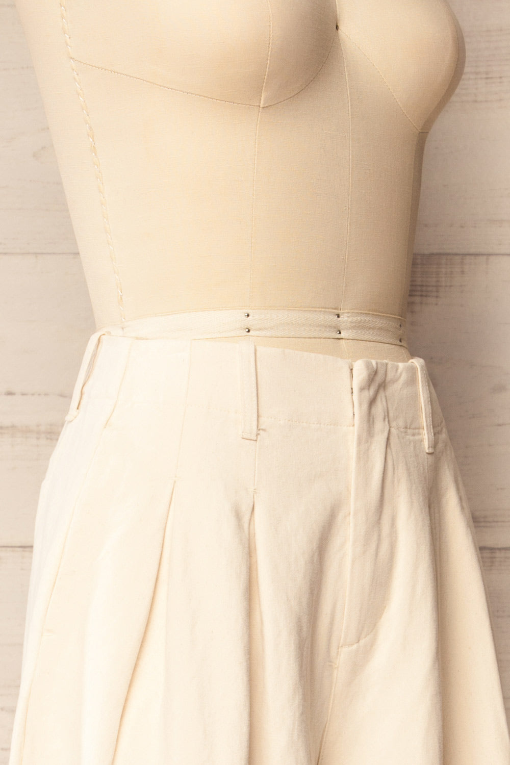 Arizona Ivory Wide Leg Pants with Waist Pleats | La petite garçonne side