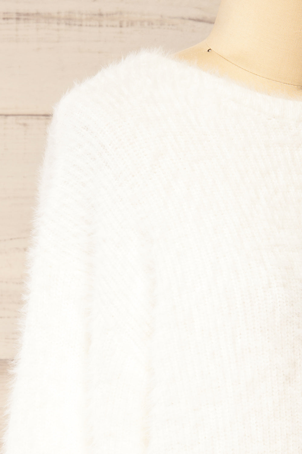 Arkhaule Fuzzy White Sweater w/ Twisted Front | La petite garçonne side