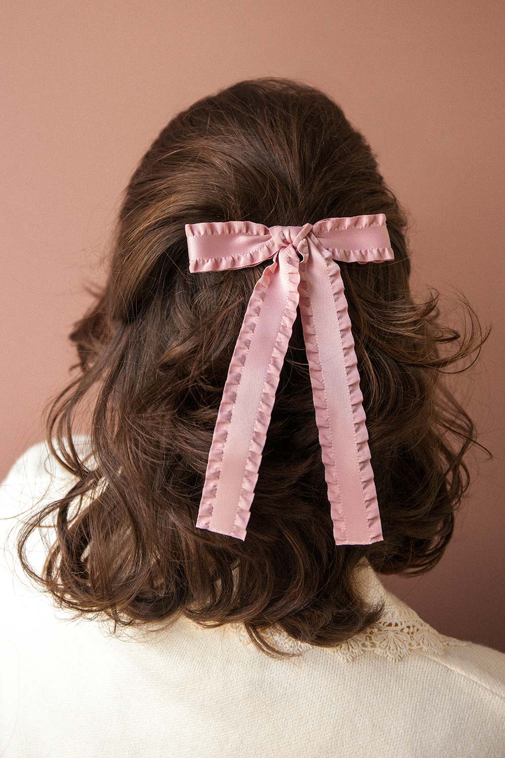 Asriel Black Wavy Bow Hair Clip | Boutique 1861 model pink