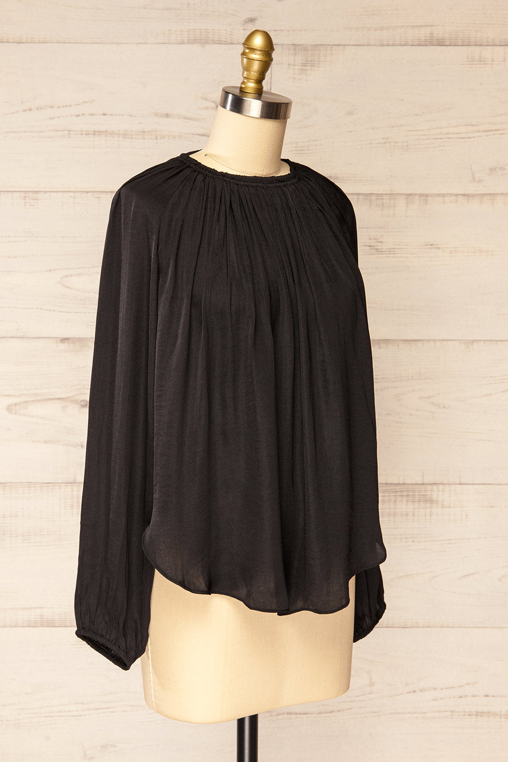 Attopu Black Flowy Blouse w/ Long Sleeves | La petite garçonne side view