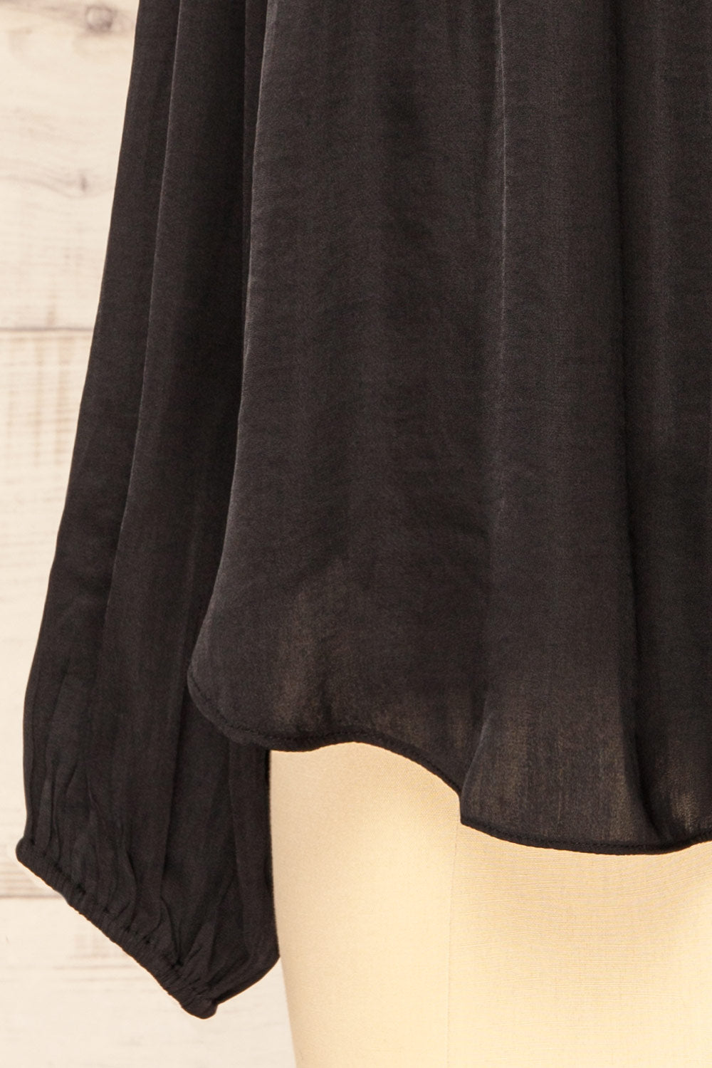 Attopu Black Flowy Blouse w/ Long Sleeves | La petite garçonne bottom