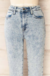 Auxerre Light Wash Blue High-Waisted Jeans | La petite garçonne front close-up