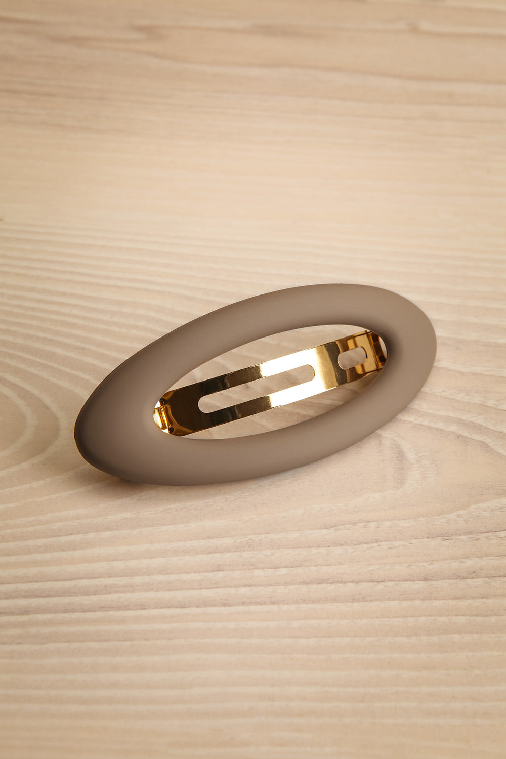 Baklava Taupe Oval Hair Clip | La petite garçonne front view