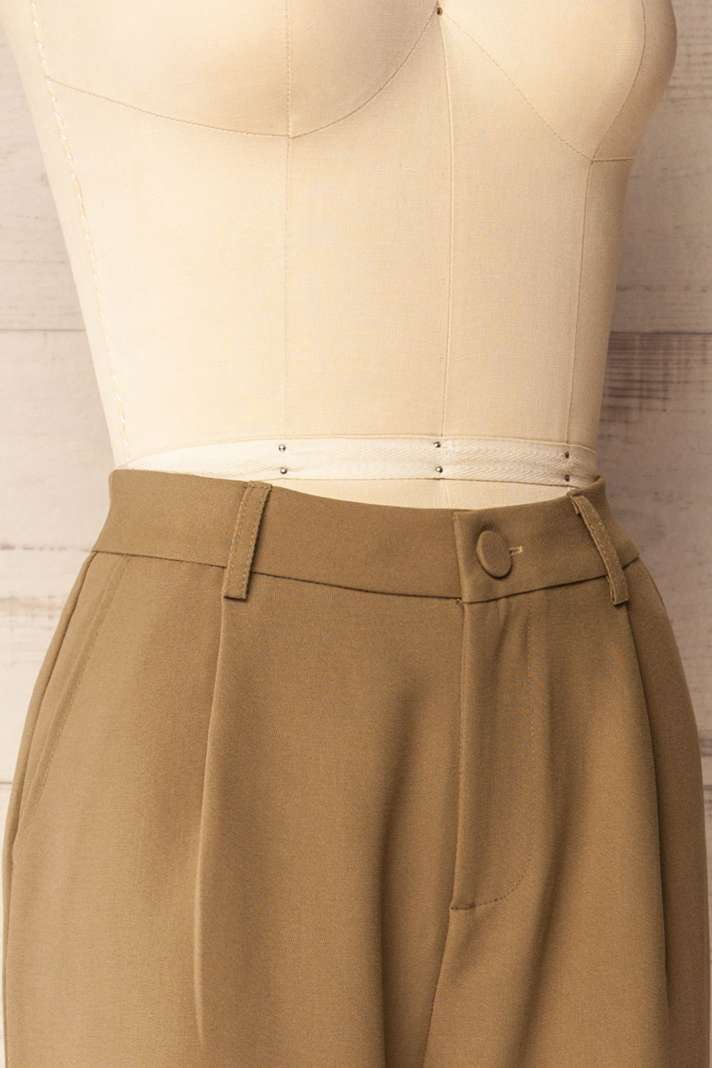 Banqiao High-Waisted Beige Pants | La petite garçonne side