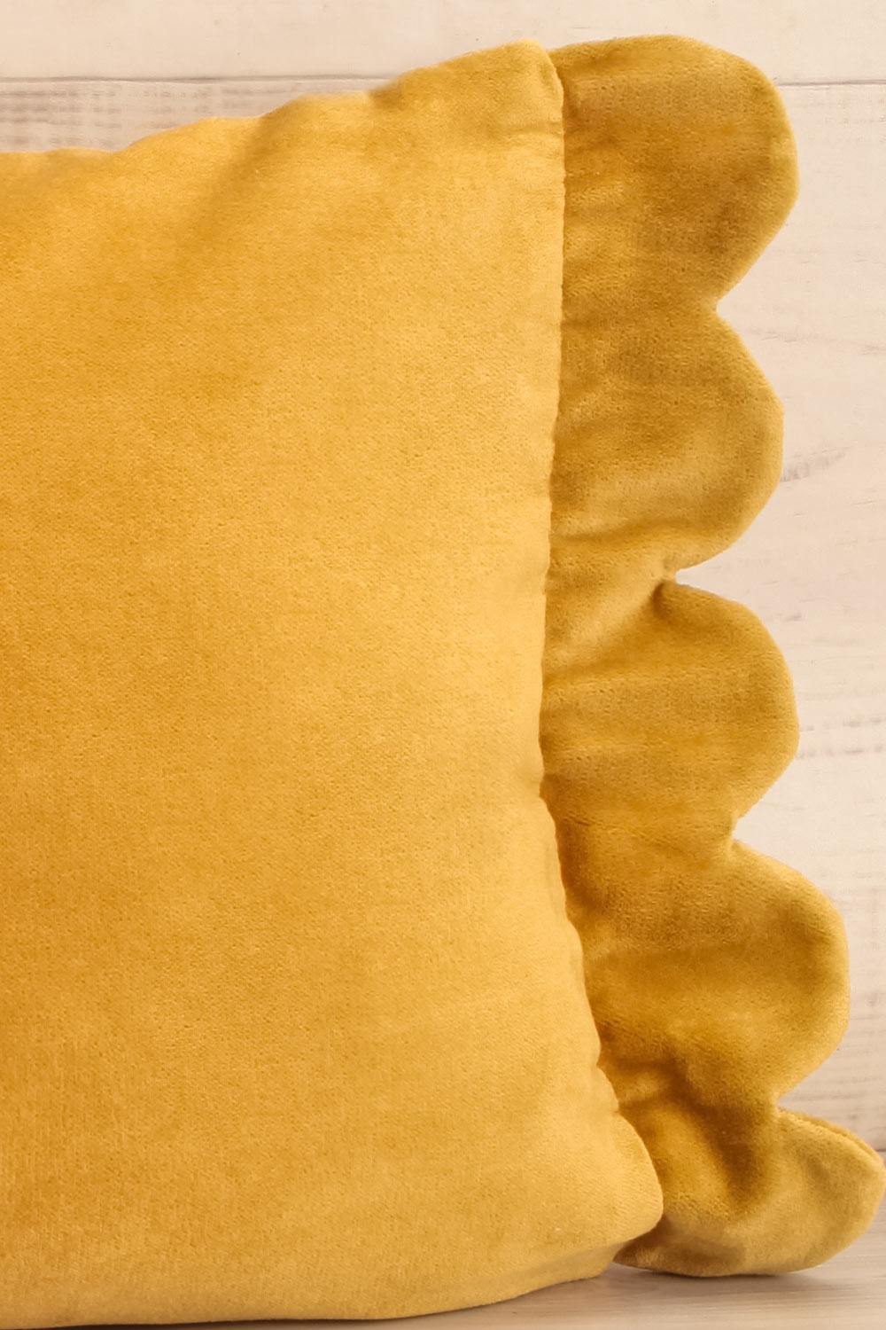 Bantal Yellow Velvet Scallop Pillow | Maison garçonne close-up
