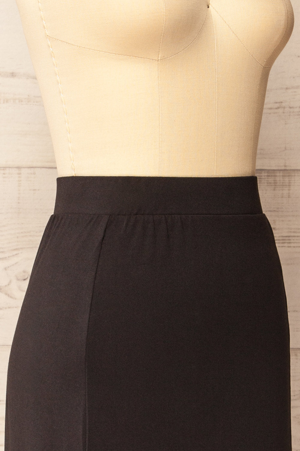 Barick Black Midi Skirt w/ Elastic Waistband | La petite garçonne side