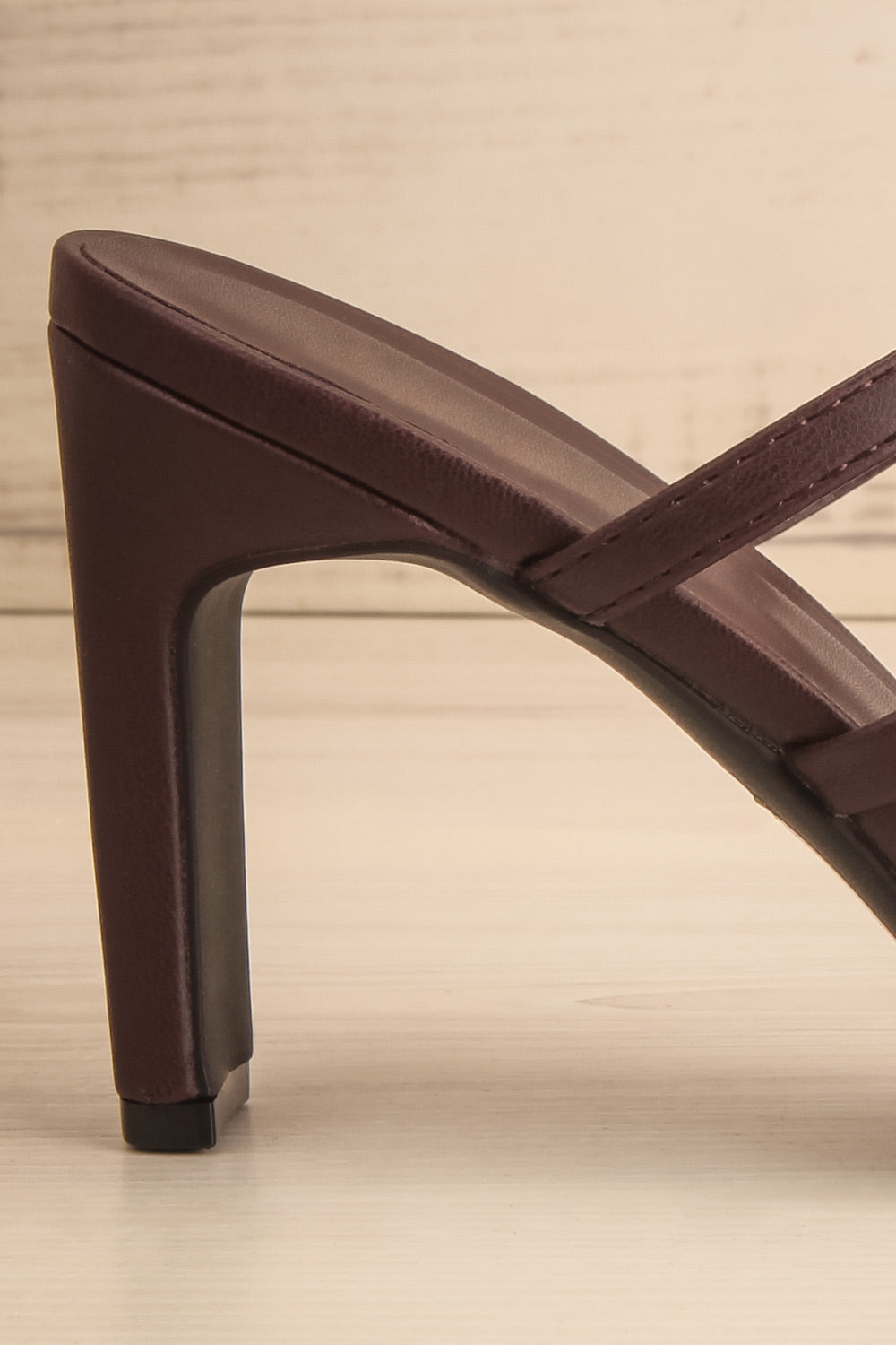 Baudoyer Brown Heeled Sandals | La petite garçonne side close-up