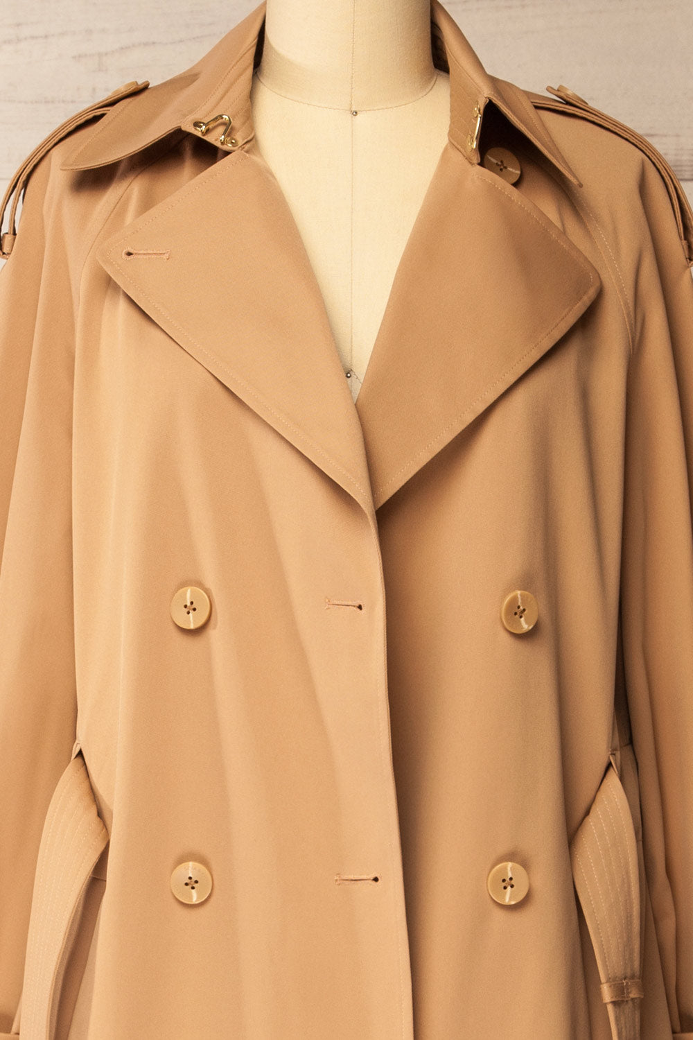 Beckie Long Beige Coat with Belt | La petite garçonne open close-up