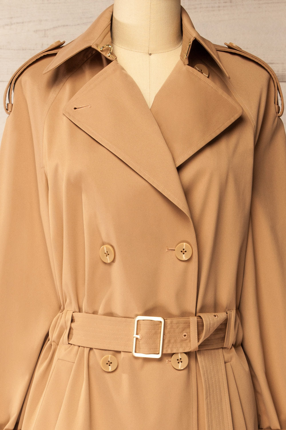 Beckie Long Beige Coat with Belt | La petite garçonne front open close-up